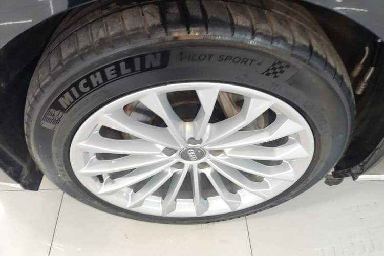 Used Audi A8 2019 Plus A8L 50 TFSI quattro Comfort Model Left Front Wheel Hub