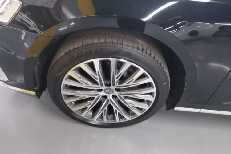 Used Audi A8 2019 Facelifted Plus A8L 50 TFSI quattro Luxury Edition Left Front Wheel Hub