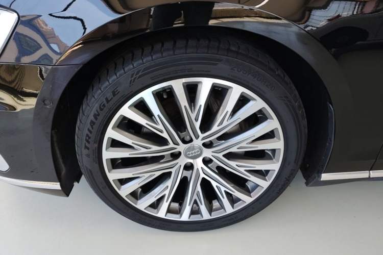 Used Audi A8 2019 Facelifted Plus A8L 50 TFSI quattro Luxury Edition Left Front Wheel Hub