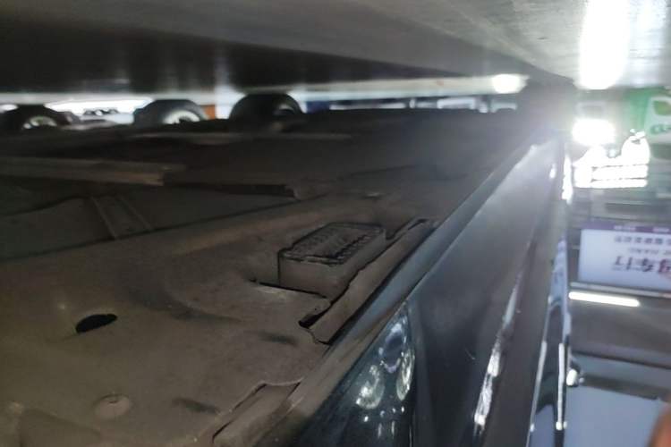 Used Audi A8 2019 Facelifted Plus A8L 50 TFSI quattro Comfort Version Left Side Sill