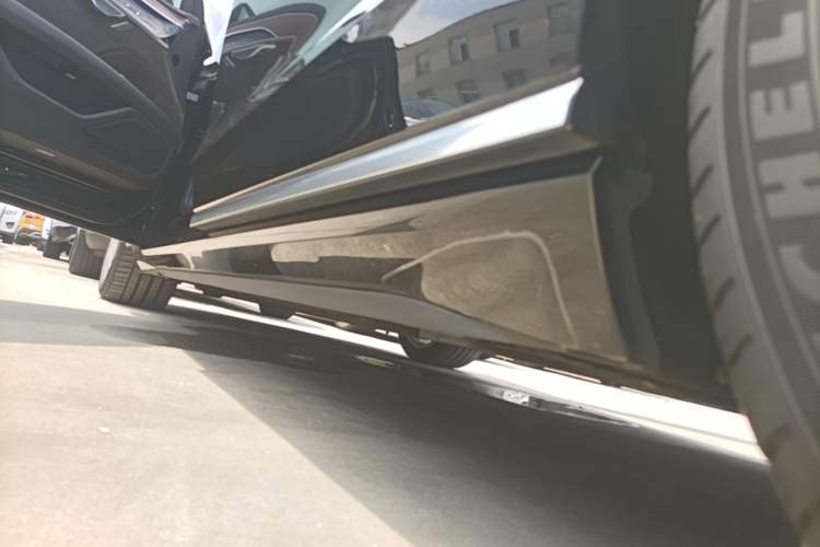 Used Audi A8 2019 Plus A8L 50 TFSI quattro Comfort Model Left Side Sill