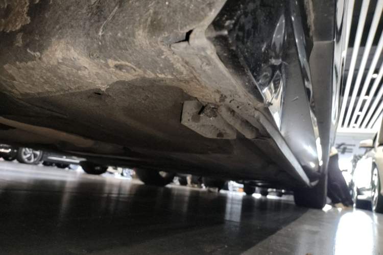 Used Audi A8 2019 Plus A8L 50 TFSI quattro Comfort Model Left Side Sill