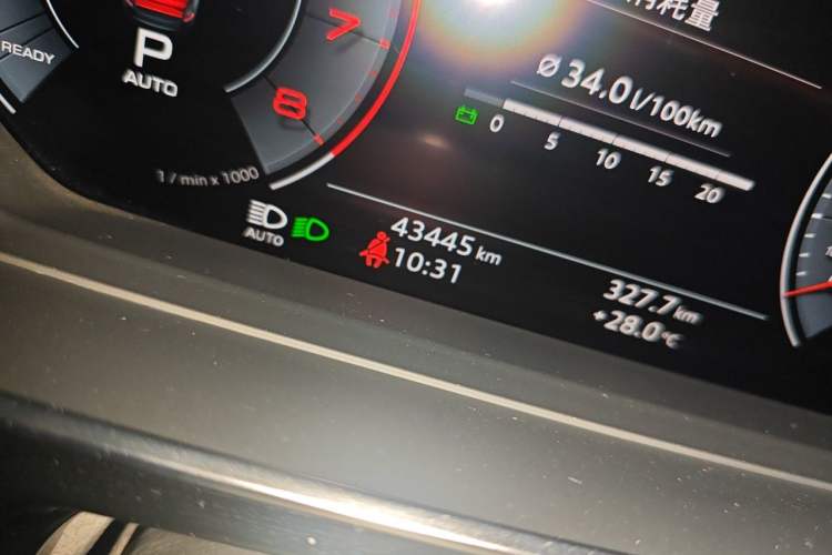 Used Audi A8 2019 Plus A8L 50 TFSI quattro Comfort Model Odometer Close Up