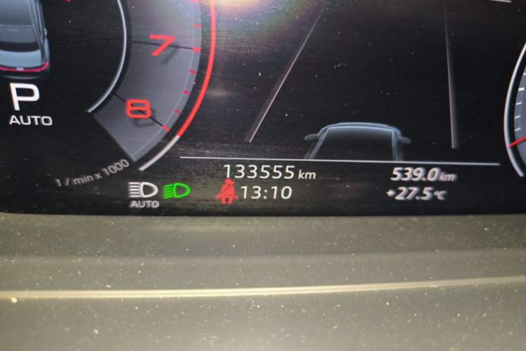 Used Audi A8 2019 Facelifted Plus A8L 50 TFSI quattro Comfort Version Odometer Close Up
