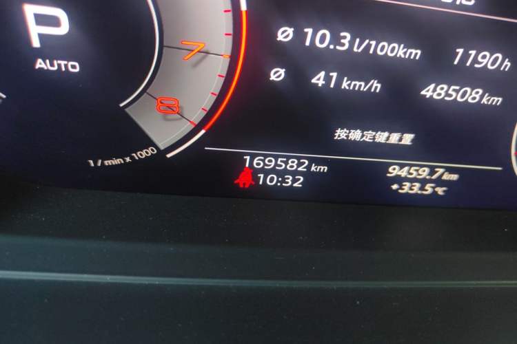 Used Audi A8 2019 Facelifted Plus A8L 50 TFSI quattro Comfort Version Odometer Close Up
