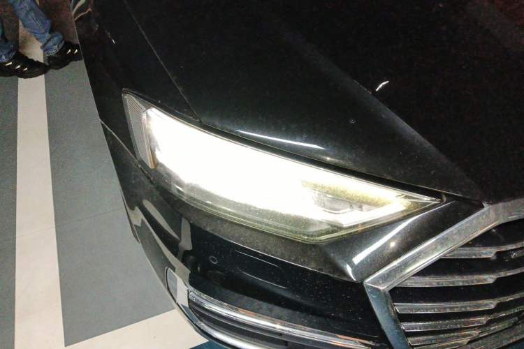 Used Audi A8 2019 Facelifted Plus A8L 50 TFSI quattro Comfort Version Right Front Headlight