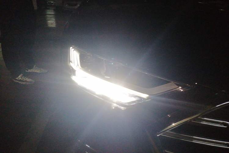 Used Audi A8 2019 Facelifted Plus A8L 55 TFSI quattro Luxury Edition Right Front Headlight