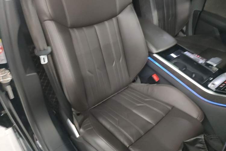 Used Audi A8 2019 Facelifted Plus A8L 50 TFSI quattro Comfort Version Right Front Seat