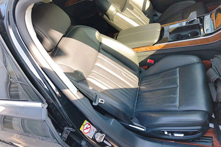 Used Audi A8 2019 Facelifted Plus A8L 50 TFSI quattro Luxury Edition Right Front Seat