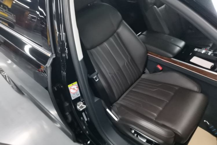 Used Audi A8 2019 Facelifted Plus A8L 50 TFSI quattro Luxury Edition Right Front Seat