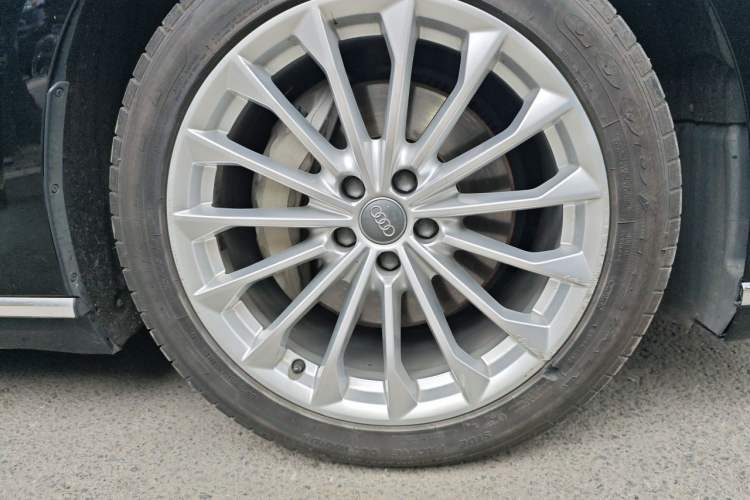 Used Audi A8 2019 Plus A8L 50 TFSI quattro Comfort Model Right Front Wheel Hub
