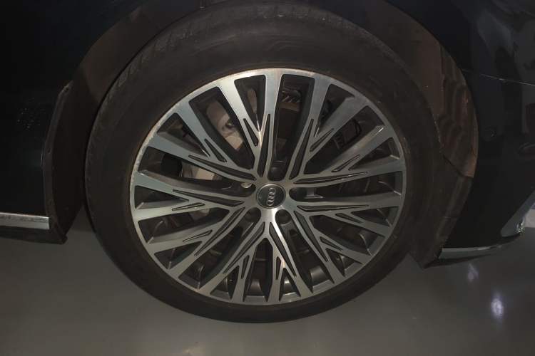 Used Audi A8 2019 Plus A8L 50 TFSI quattro Comfort Model Right Front Wheel Hub