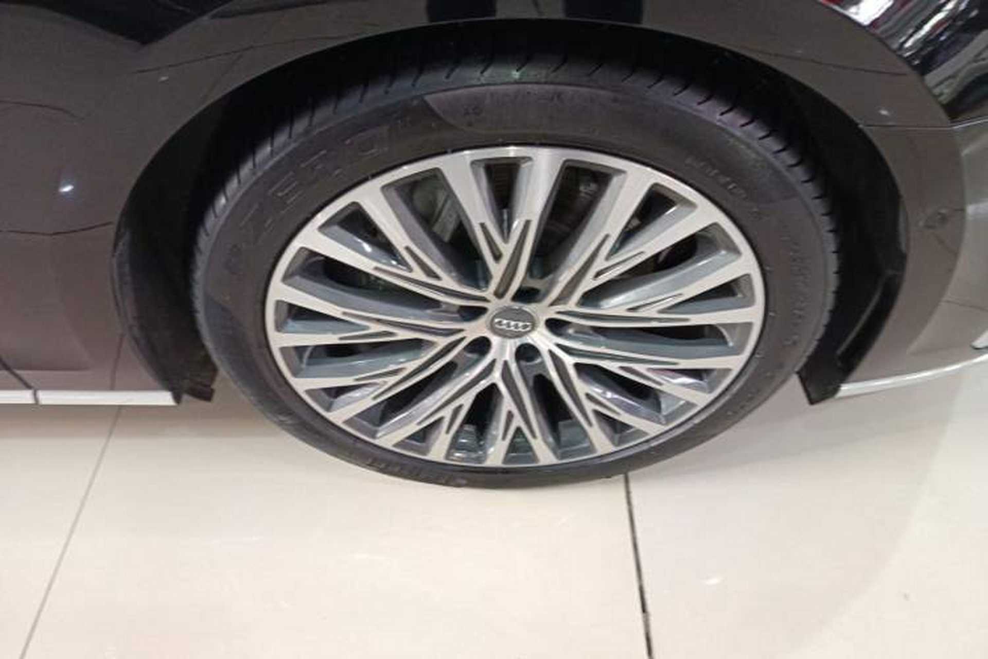 Used Audi A8 2019 Plus A8L 50 TFSI quattro Luxury Model Right Front Wheel Hub