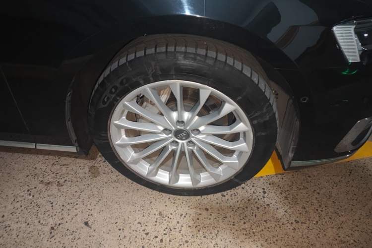 Used Audi A8 2019 Plus A8L 50 TFSI quattro Comfort Model Right Front Wheel Hub