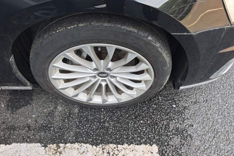 Used Audi A8 2019 A8L 50 TFSI quattro Comfort Model Right Front Wheel Hub