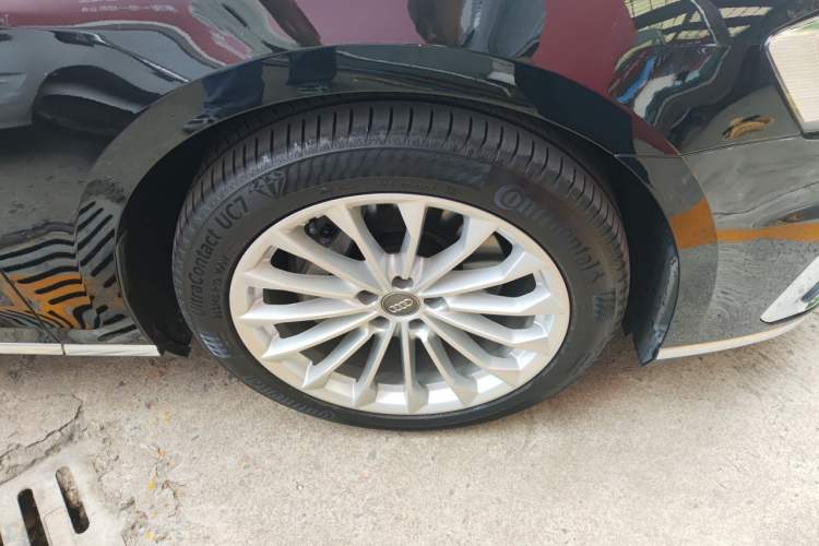 Used Audi A8 2019 A8L 50 TFSI quattro Comfort Model Right Front Wheel Hub