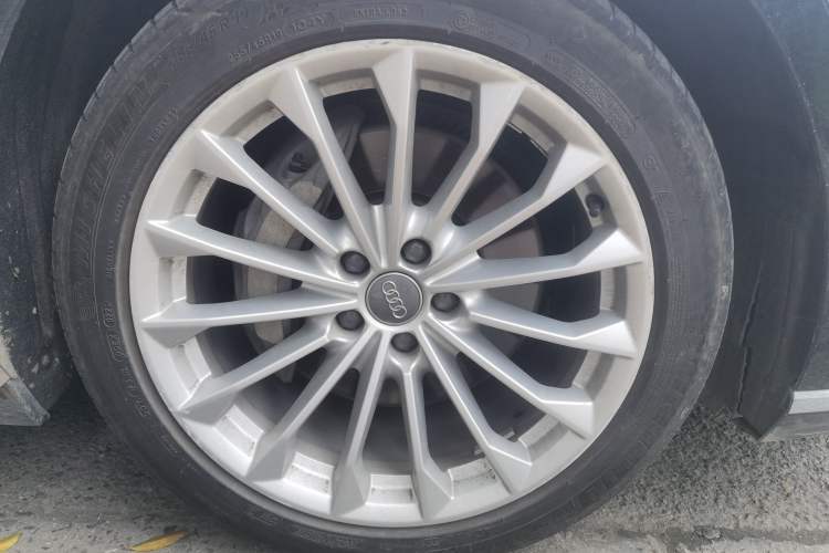 Used Audi A8 2019 A8L 50 TFSI quattro Comfort Model Right Front Wheel Hub