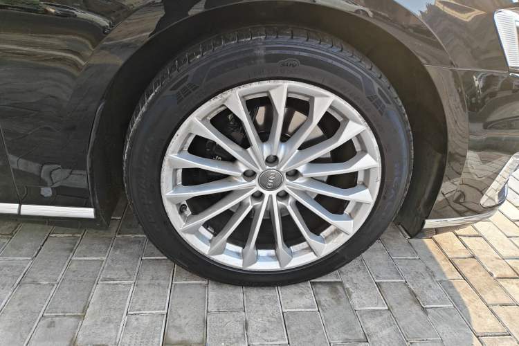 Used Audi A8 2019 Plus A8L 50 TFSI quattro Comfort Model Right Front Wheel Hub