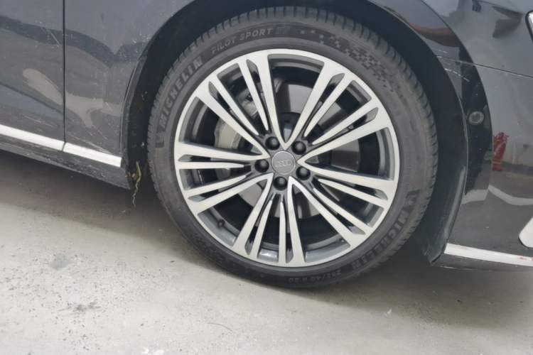 Used Audi A8 2019 Plus A8L 55 TFSI quattro Prestige Edition Right Front Wheel Hub