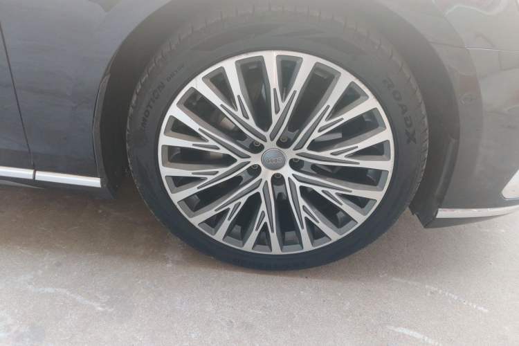 Used Audi A8 2019 Plus A8L 50 TFSI quattro Luxury Model Right Front Wheel Hub