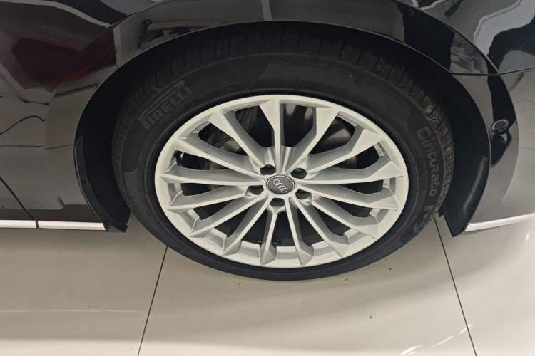 Used Audi A8 2019 Plus A8L 50 TFSI quattro Comfort Model Right Front Wheel Hub