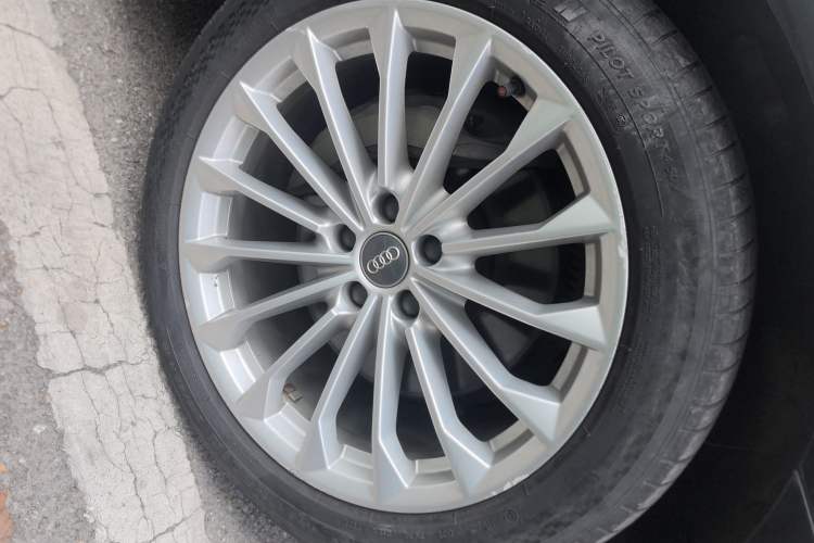 Used Audi A8 2019 Plus A8L 50 TFSI quattro Comfort Model Right Front Wheel Hub