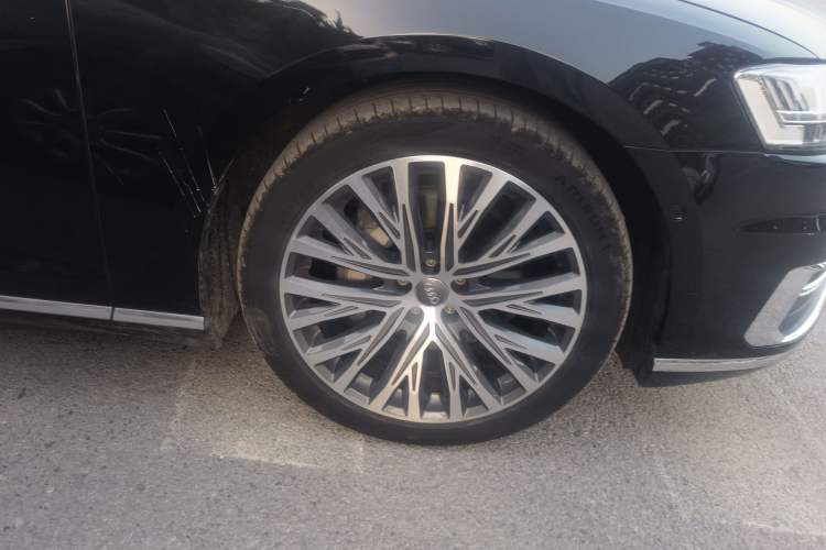 Used Audi A8 2019 Facelifted Plus A8L 50 TFSI quattro Luxury Edition Right Front Wheel Hub