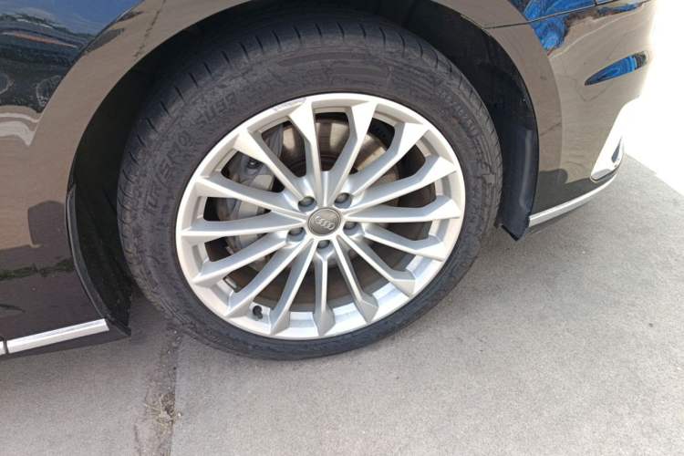 Used Audi A8 2019 Plus A8L 50 TFSI quattro Comfort Model Right Front Wheel Hub