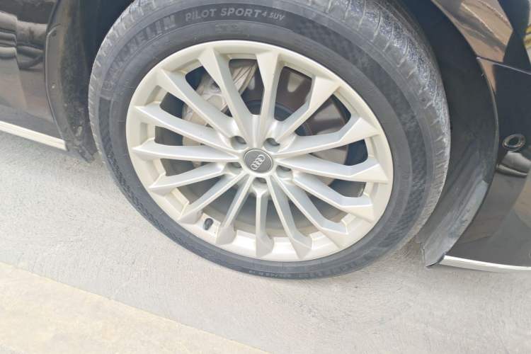 Used Audi A8 2019 A8L 50 TFSI quattro Comfort Model Right Front Wheel Hub