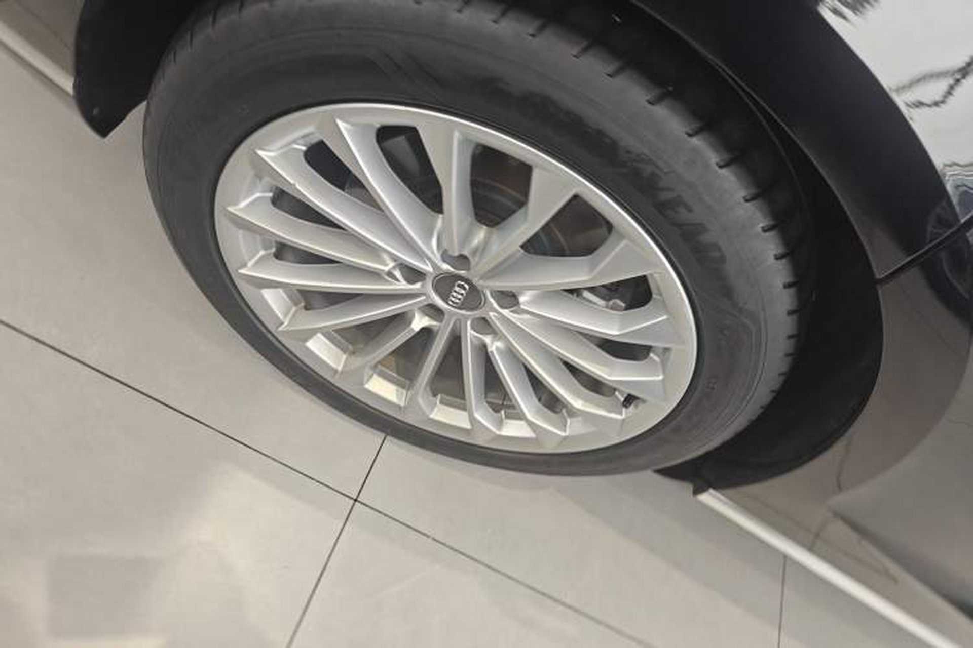 Used Audi A8 2019 A8L 50 TFSI quattro Comfort Model Right Rear Wheel Hub