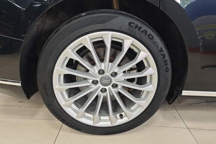 Used Audi A8 2019 Plus A8L 50 TFSI quattro Comfort Model Right Rear Wheel Hub
