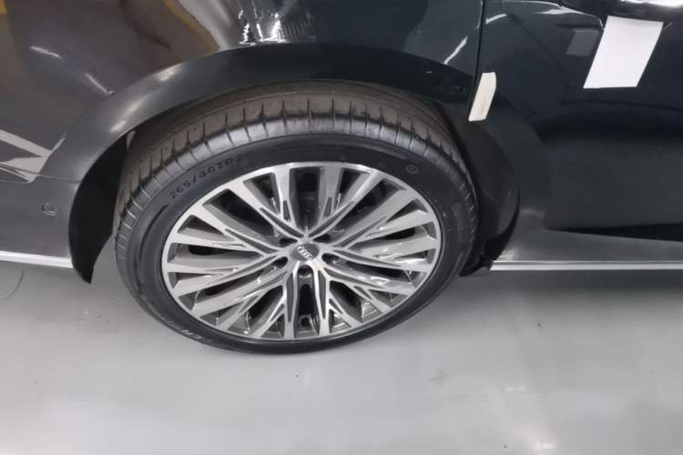 Used Audi A8 2019 Facelifted Plus A8L 50 TFSI quattro Luxury Edition Right Rear Wheel Hub