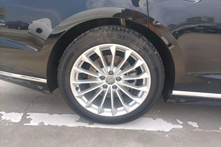 Used Audi A8 2019 Plus A8L 50 TFSI quattro Comfort Model Right Rear Wheel Hub