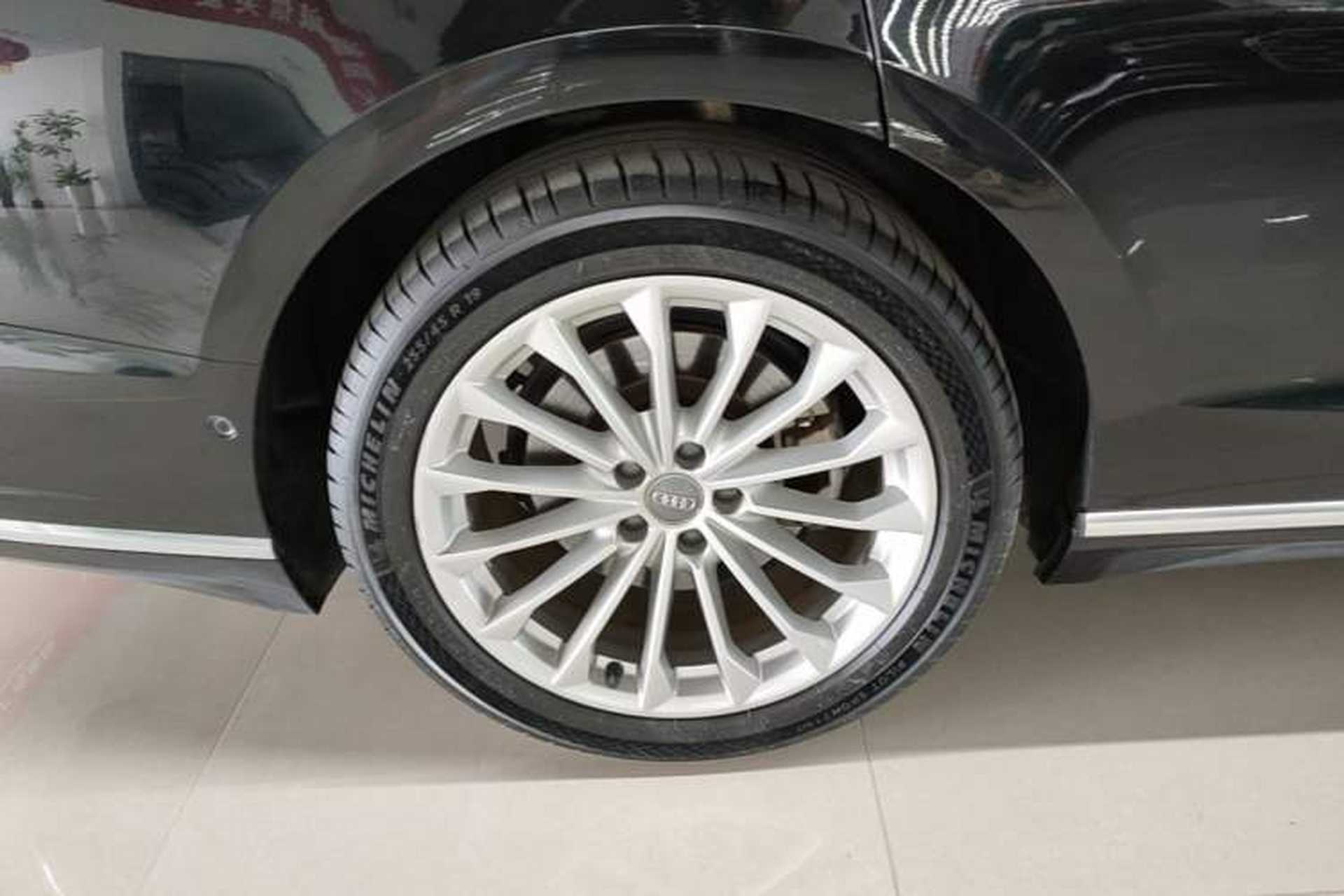 Used Audi A8 2019 Facelifted Plus A8L 50 TFSI quattro Comfort Version Right Rear Wheel Hub