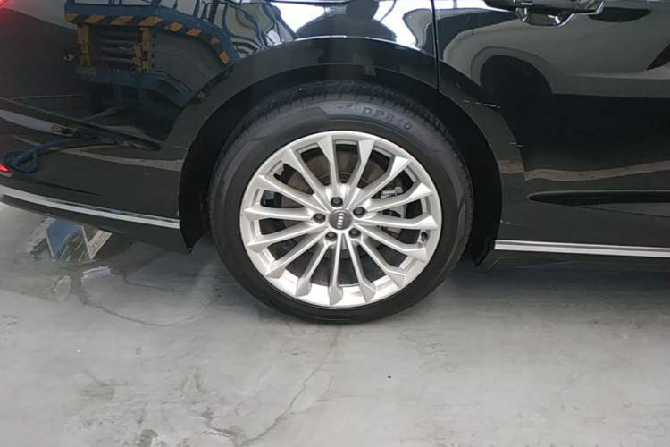 Used Audi A8 2019 Plus A8L 50 TFSI quattro Comfort Model Right Rear Wheel Hub