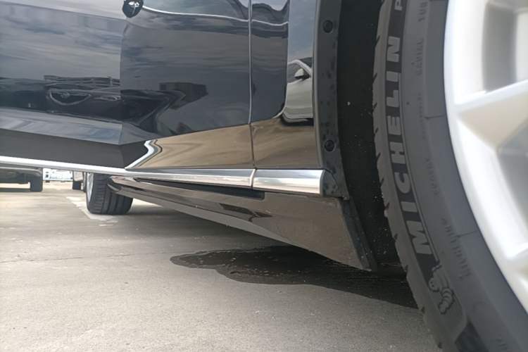 Used Audi A8 2019 Plus A8L 50 TFSI quattro Comfort Model Right Side Sill