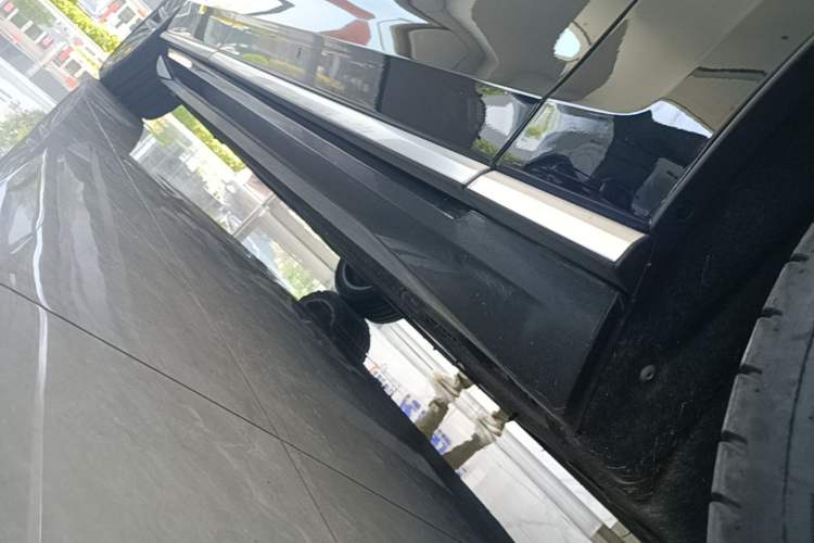 Used Audi A8 2019 Plus A8L 50 TFSI quattro Luxury Model Right Side Sill