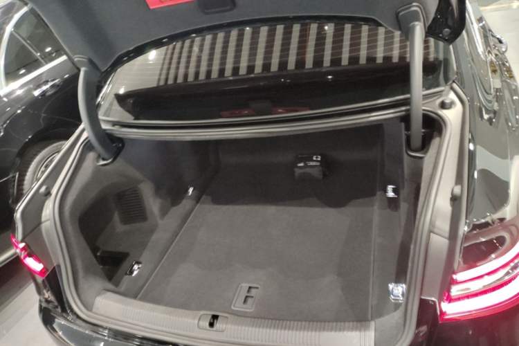 Used Audi A8 2019 Plus A8L 50 TFSI quattro Comfort Model Trunk