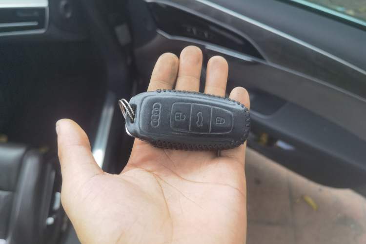 Used Audi A8 2019 A8L 50 TFSI quattro Comfort Model Vehicle Key