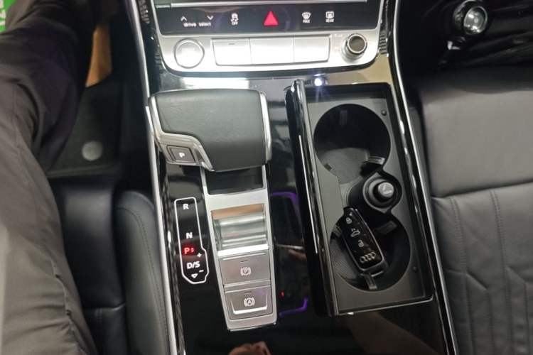Used Audi A8 2019 Facelifted Plus A8L 50 TFSI quattro Comfort Version Gear Lever