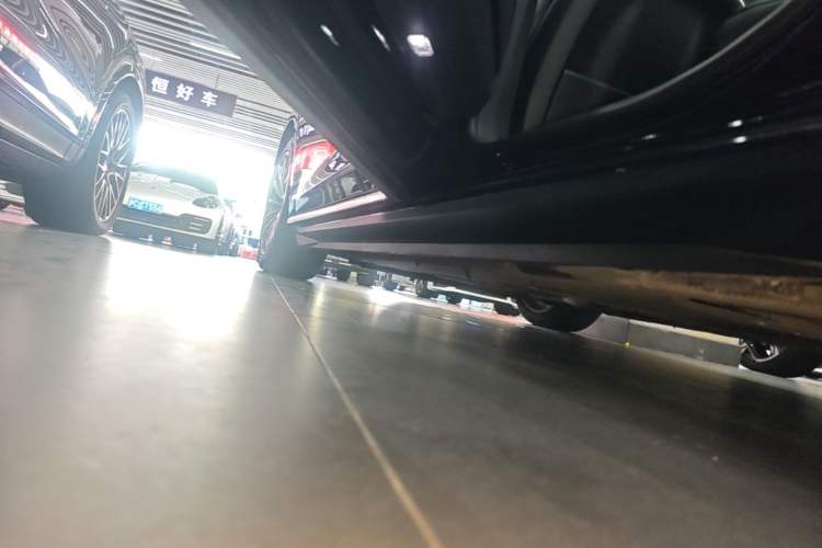 Used Audi A8 2019 Facelifted Plus A8L 50 TFSI quattro Comfort Version Left Side Sill