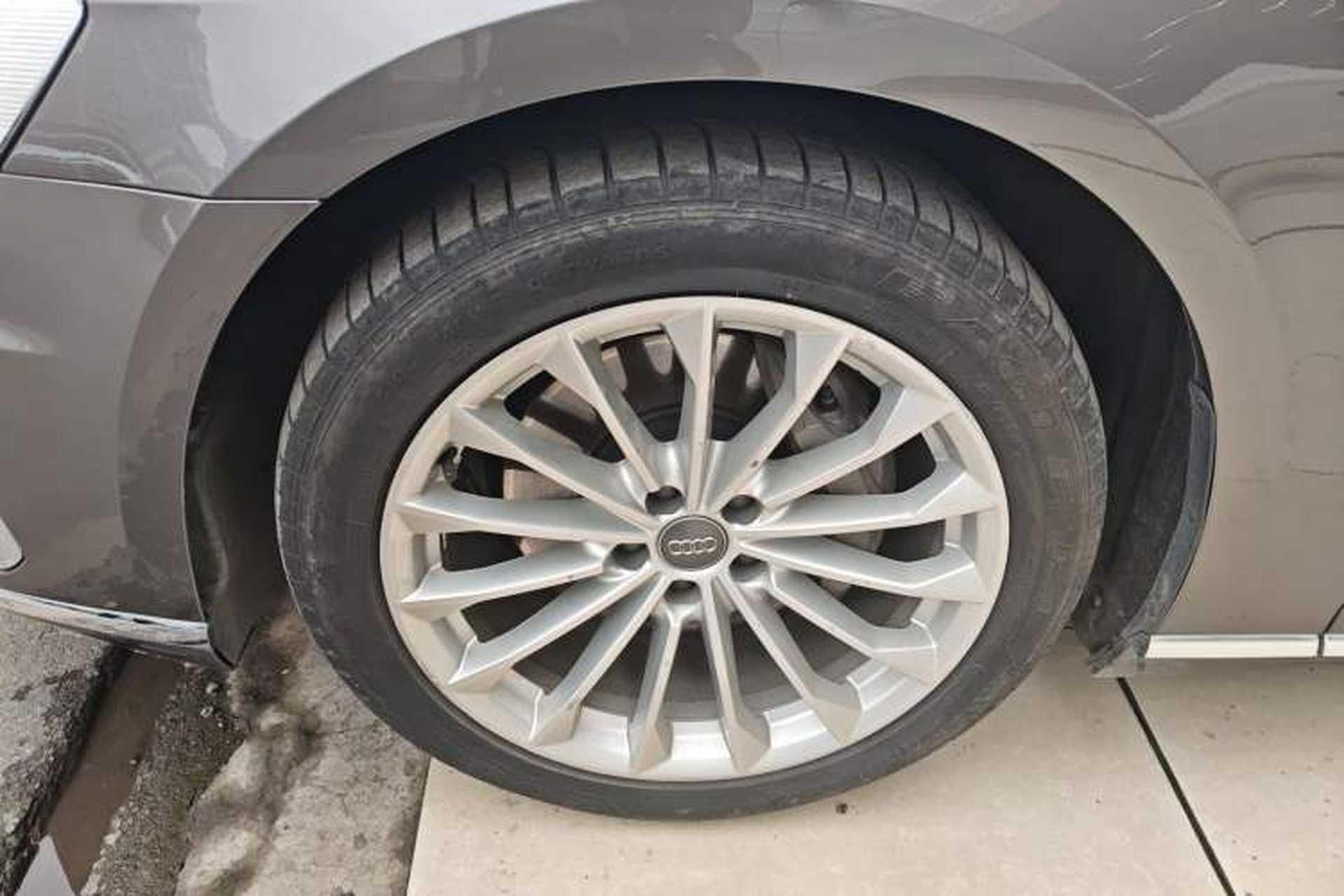 Used Audi A8 2019 Facelifted Plus A8L 50 TFSI quattro Comfort Version Left Front Wheel Hub