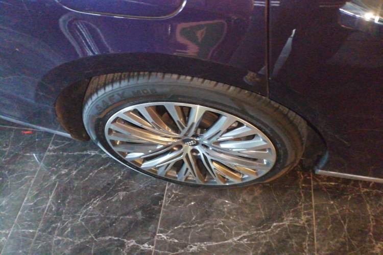 Used Audi A8 2019 A8L 50 TFSI quattro Comfort Model Right Rear Wheel Hub