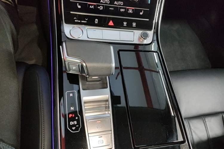 Used Audi A8 2019 Facelifted Plus A8L 50 TFSI quattro Comfort Version Gear Lever
