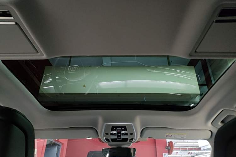 Used Audi A8 2019 Facelifted Plus A8L 50 TFSI quattro Comfort Version Headliner