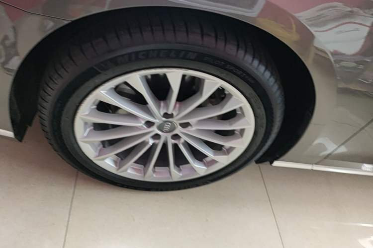 Used Audi A8 2019 Facelifted Plus A8L 50 TFSI quattro Comfort Version Left Front Wheel Hub