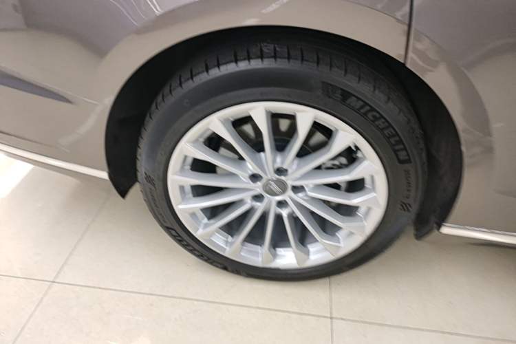 Used Audi A8 2019 Facelifted Plus A8L 50 TFSI quattro Comfort Version Right Rear Wheel Hub