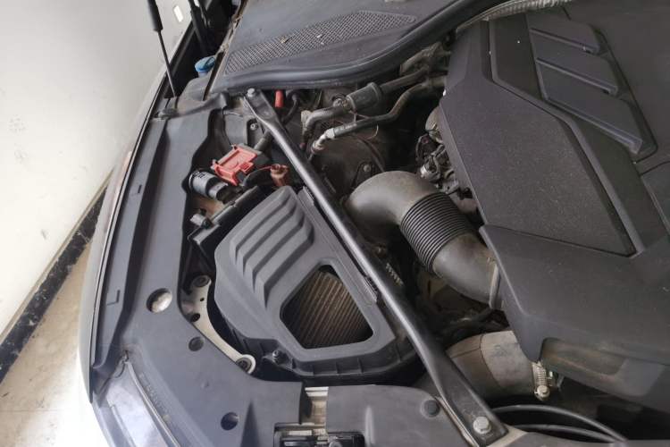 Used Audi A8  Engine Bay Right