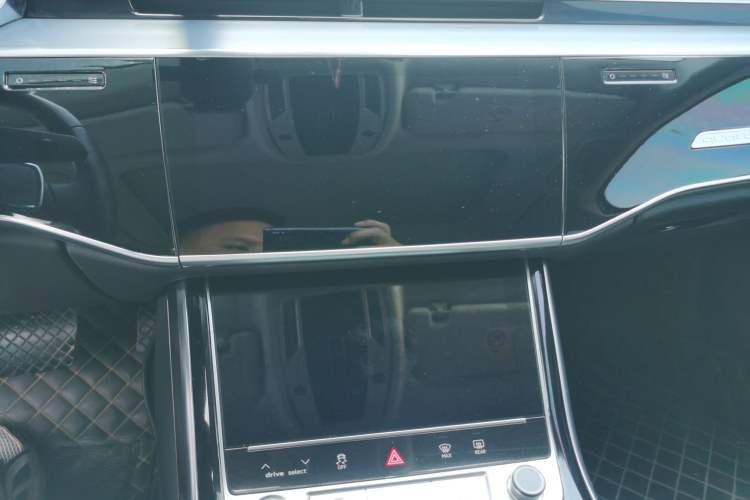 Used Audi A8 2021 A8L 50 TFSI quattro Comfort Model Audio And AC Panel