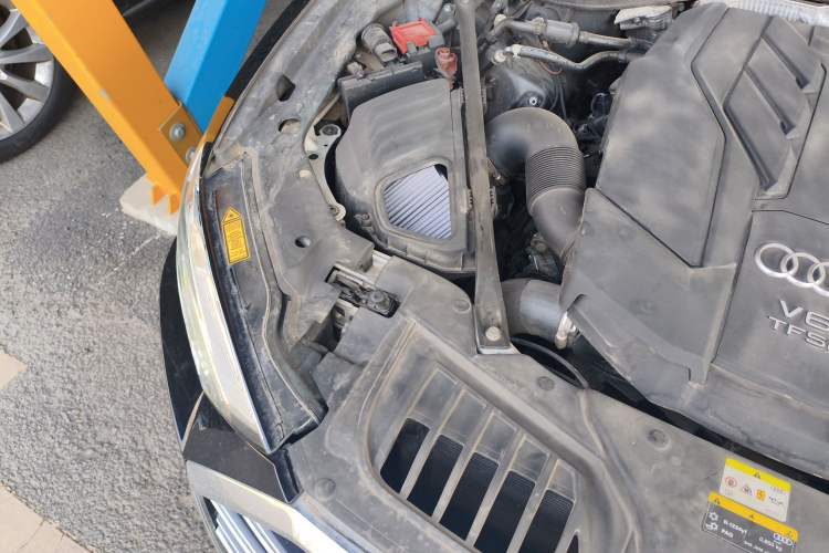 Used Audi A8 2021 A8L 55 TFSI quattro Prestige Edition Engine Bay Right